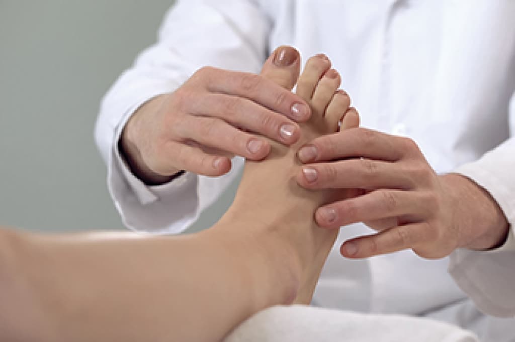 Swelling of Hands and Feet Clinical Diagnosis - Dr. Kartick Das